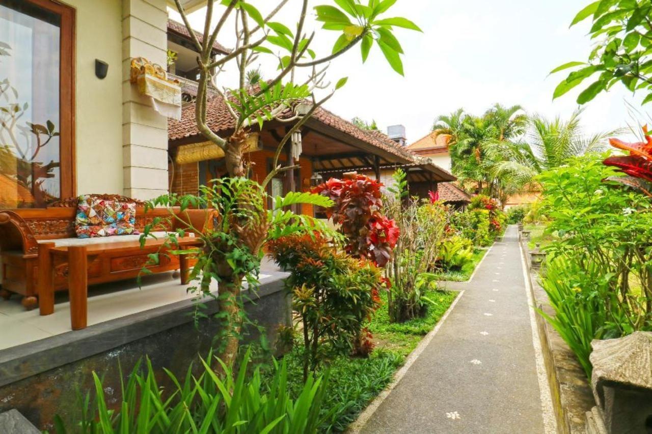 Puji And Ubud (Bali)