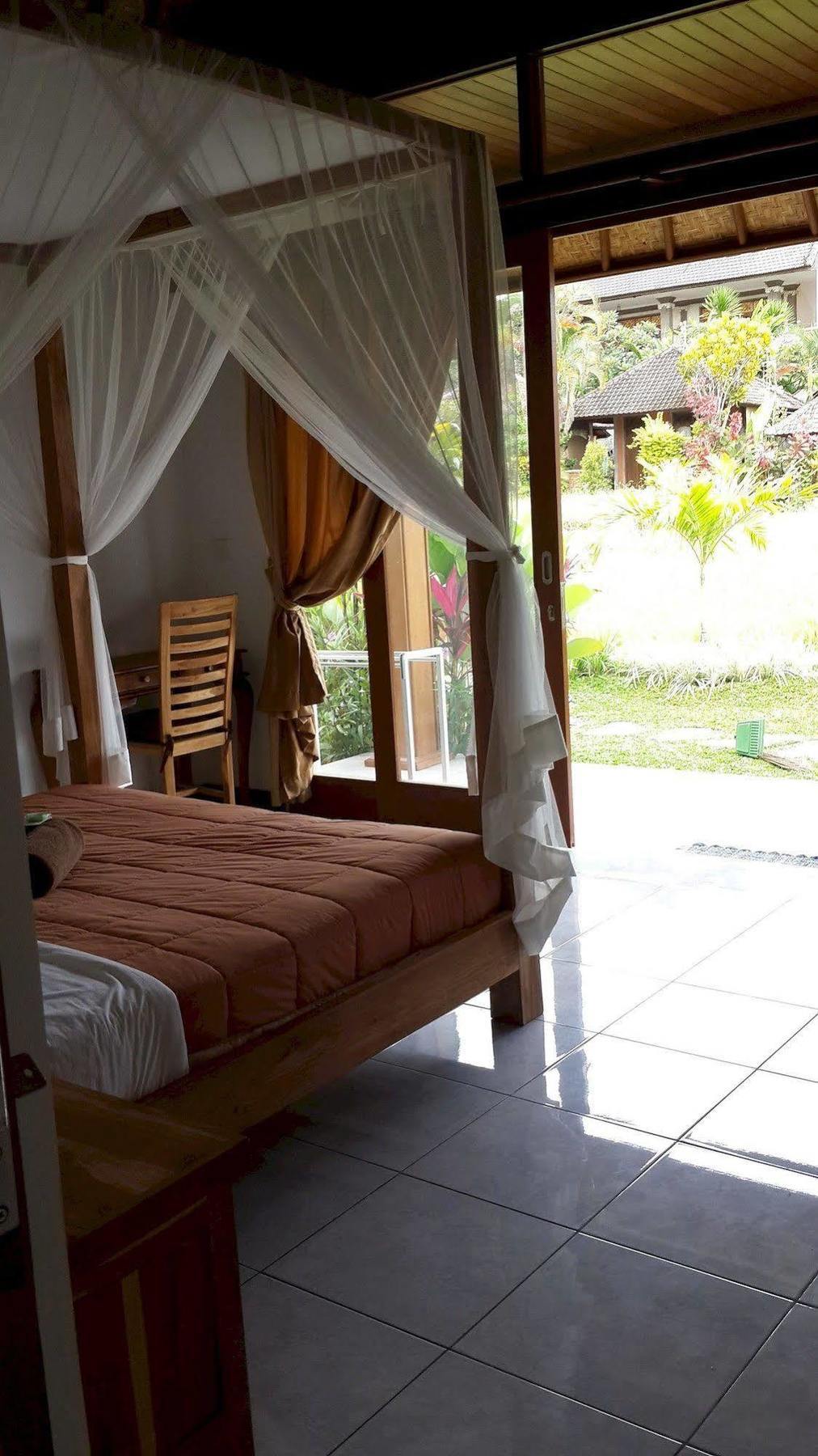 Puji And Guest house 3*