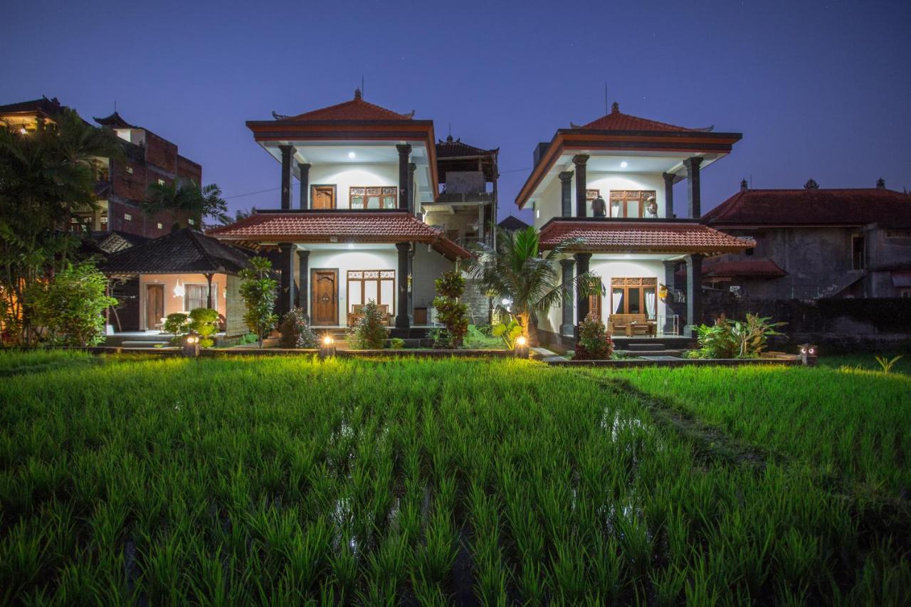 Puji And Guest house 3*